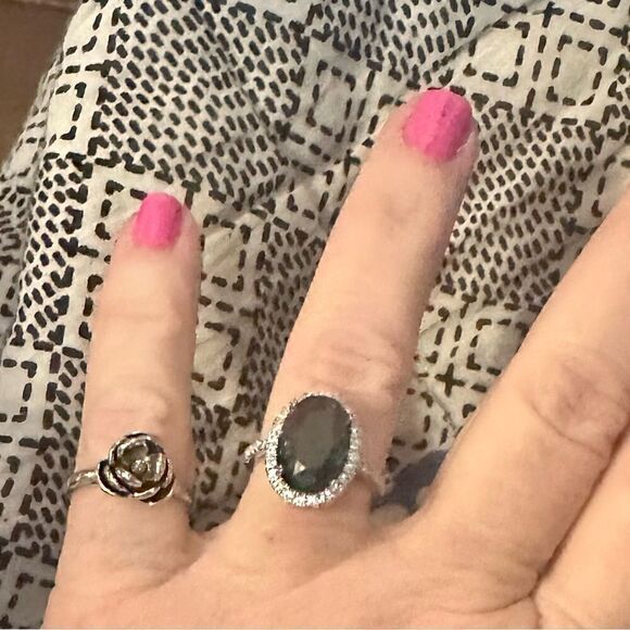 ⭐️Huge ⭐️ Dark Blue Oval Topaz RING With CZ White Surrounding Main Gemst… - Picture 4 of 13